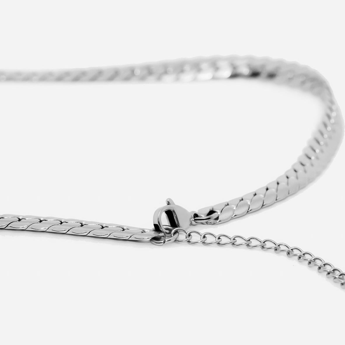 Minimalist Heart Choker Necklace – Silver - Aurielle London