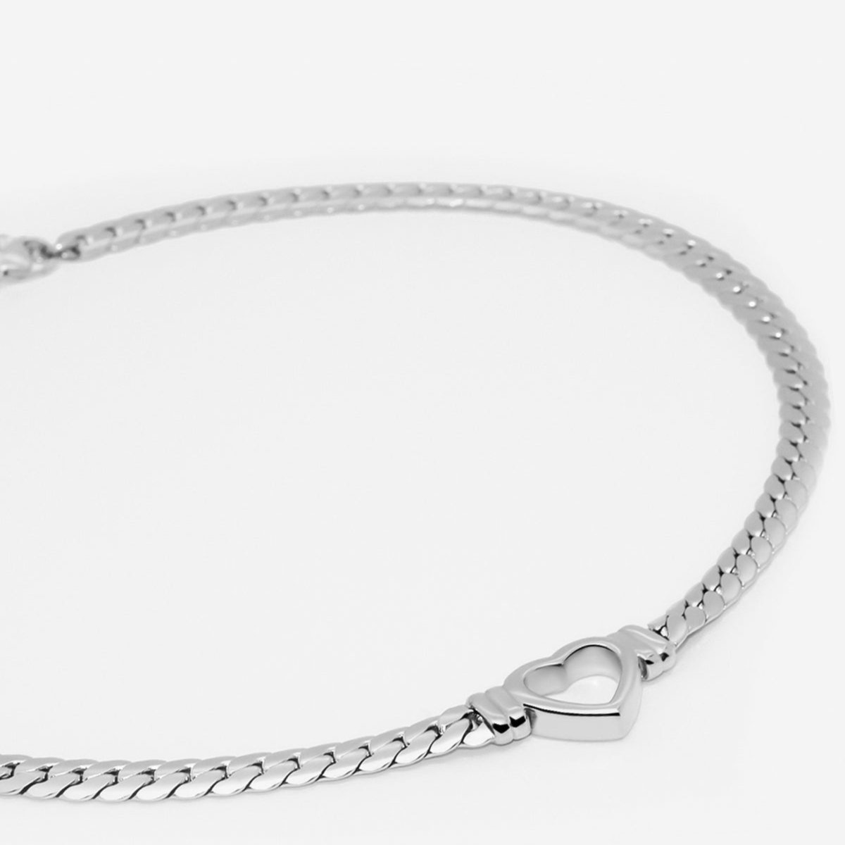 Minimalist Heart Choker Necklace – Silver - Aurielle London