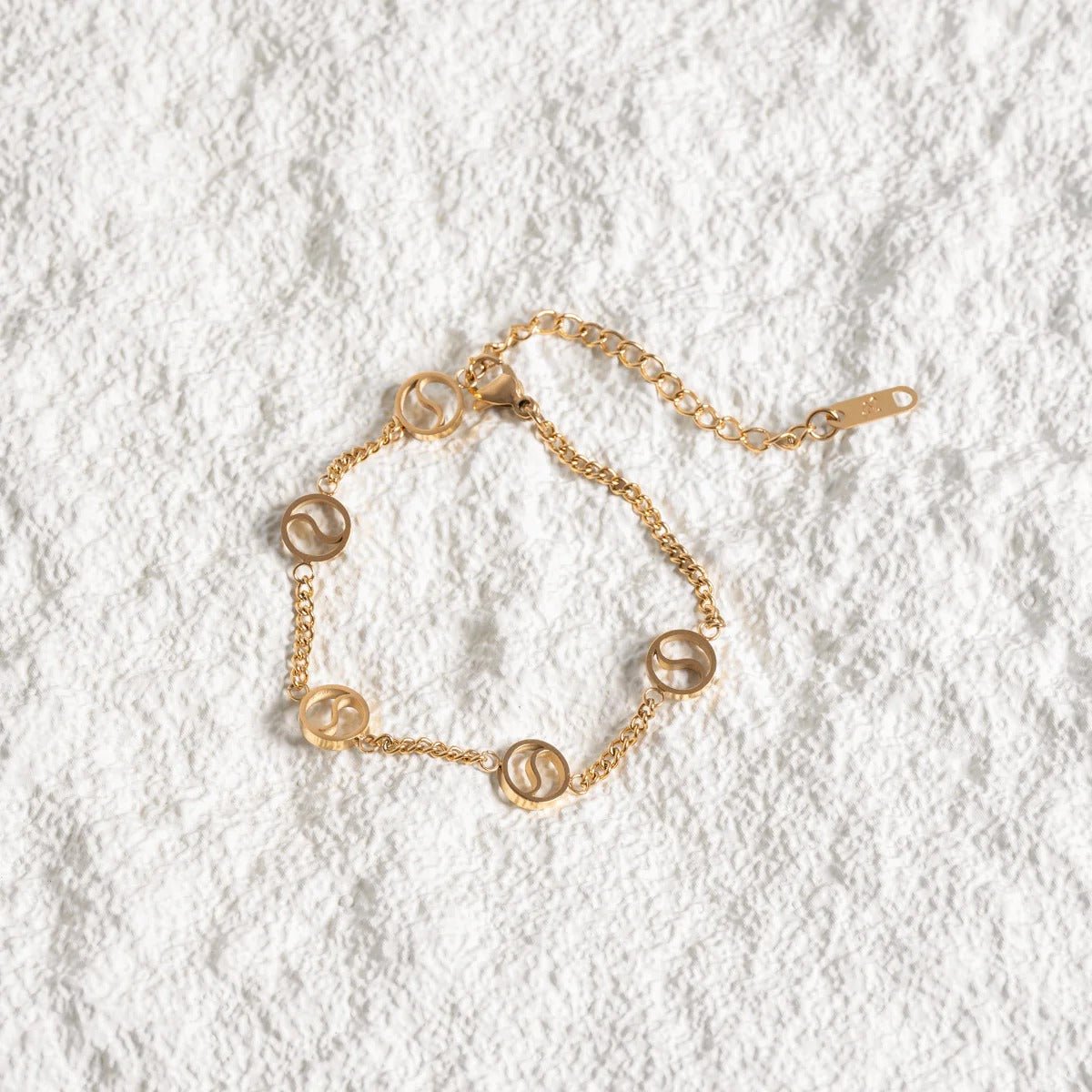 Sierra Pendant Bracelet – 18K Gold Plated